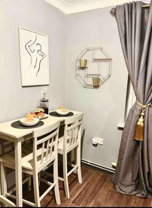 Lovely, Two Bedroom Apartment Central Location Londres Extérieur photo